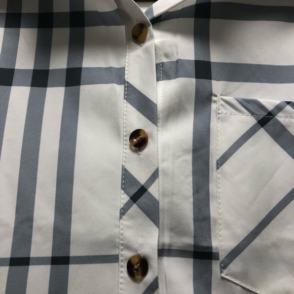 🖤🤍WHITE & GRAY Plaid Blouse🤍🖤 - Picture 3 of 5